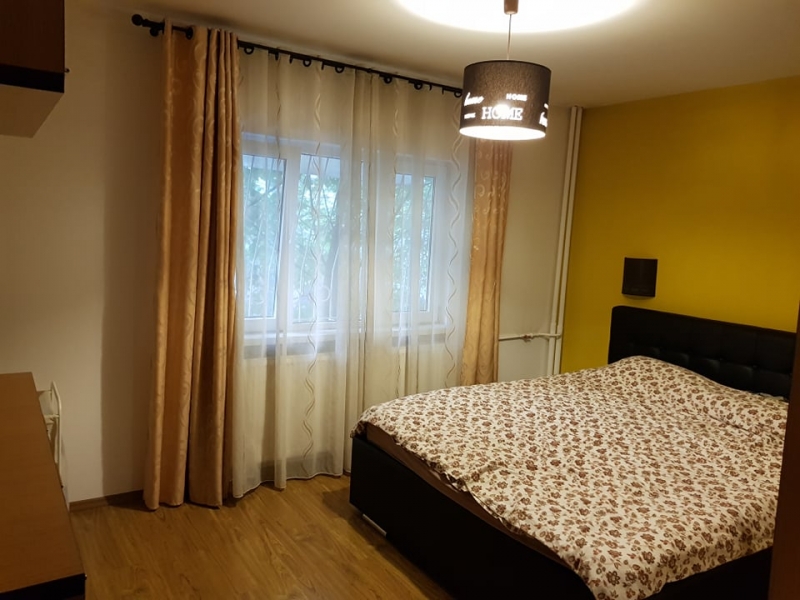 Apartament de vanzare 3 camere zona Decebal, Bucuresti